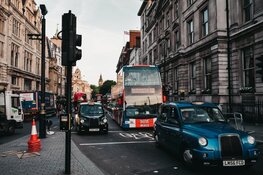 busy london street