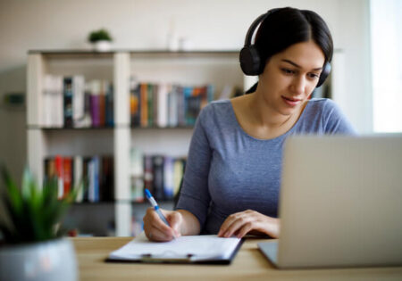 Woman looking to the computer